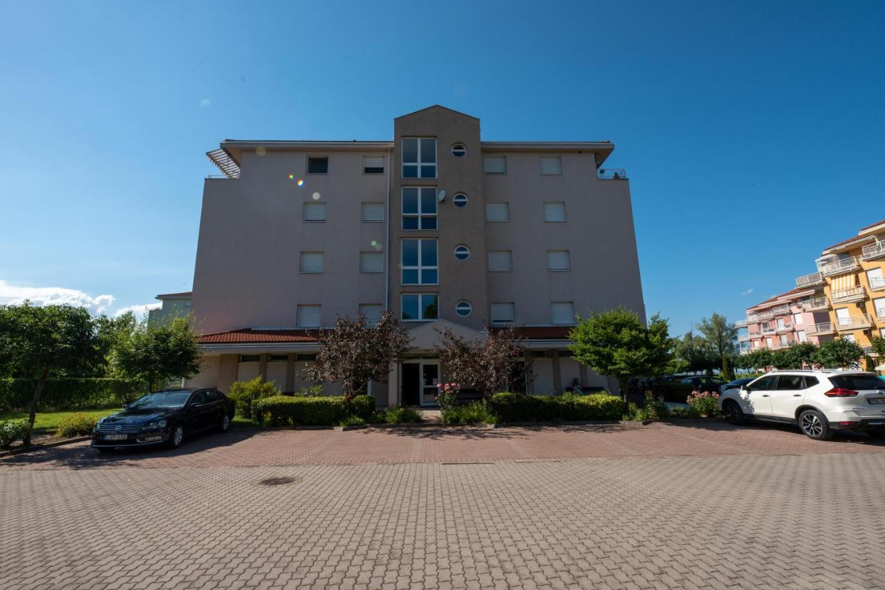 Lakeside Family Apartment Siófok Esterno foto