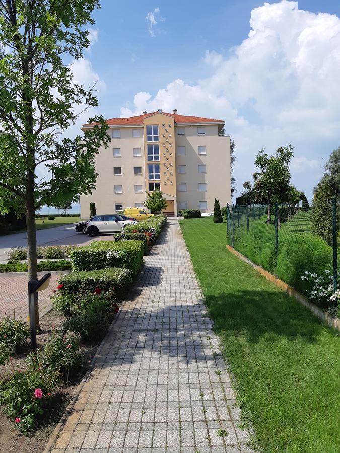 Lakeside Family Apartment Siófok Esterno foto