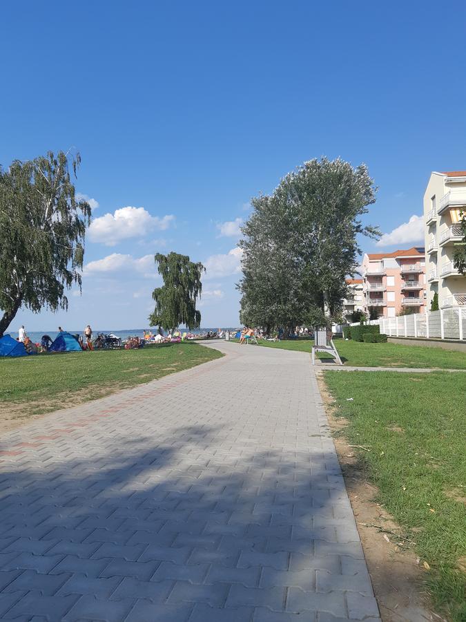 Lakeside Family Apartment Siófok Esterno foto